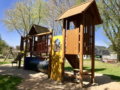 Klettergerüst im Sonnenschein