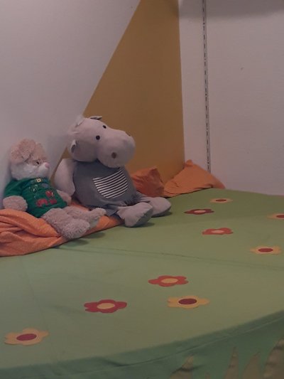 Kuschelecke mit Kuscheltieren